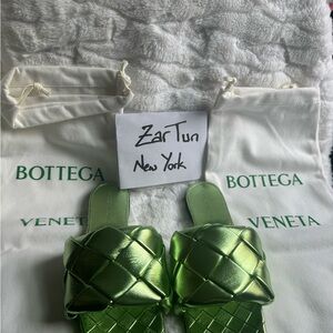Bottega Veneta Lido Flats - New in Box- Pistachio (metallic green)
